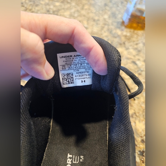 Under Armour Mens Charged Size 9.5 - Picture 4 of 9